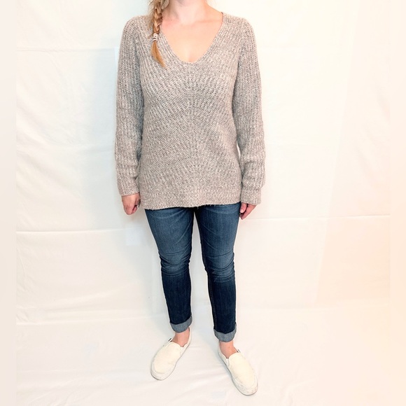 Abercrombie & Fitch V-Neck Knitted Sweater in Rib - Pink/Grey Marl - M - Picture 5 of 16